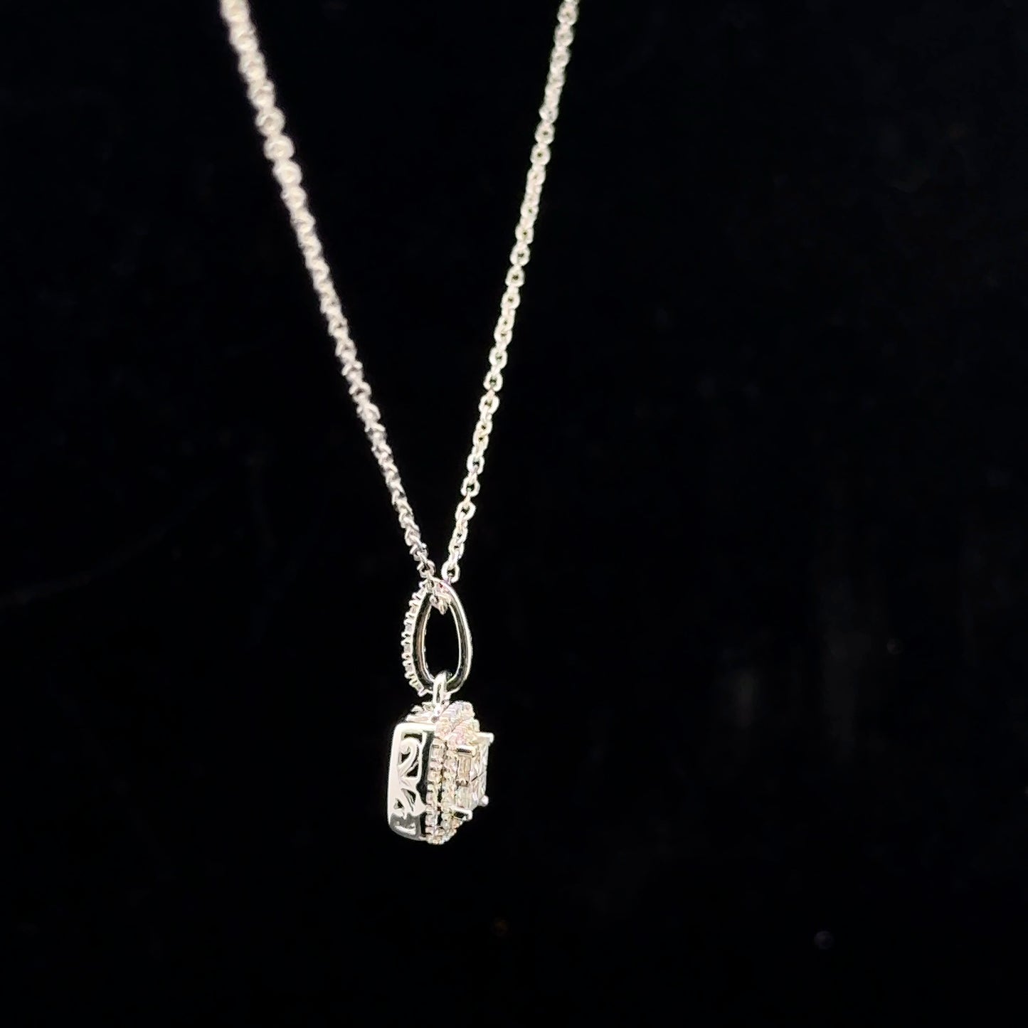 Square Halo 0.25ctw. G/SI2 - 10KW - Natural Diamond - 43504