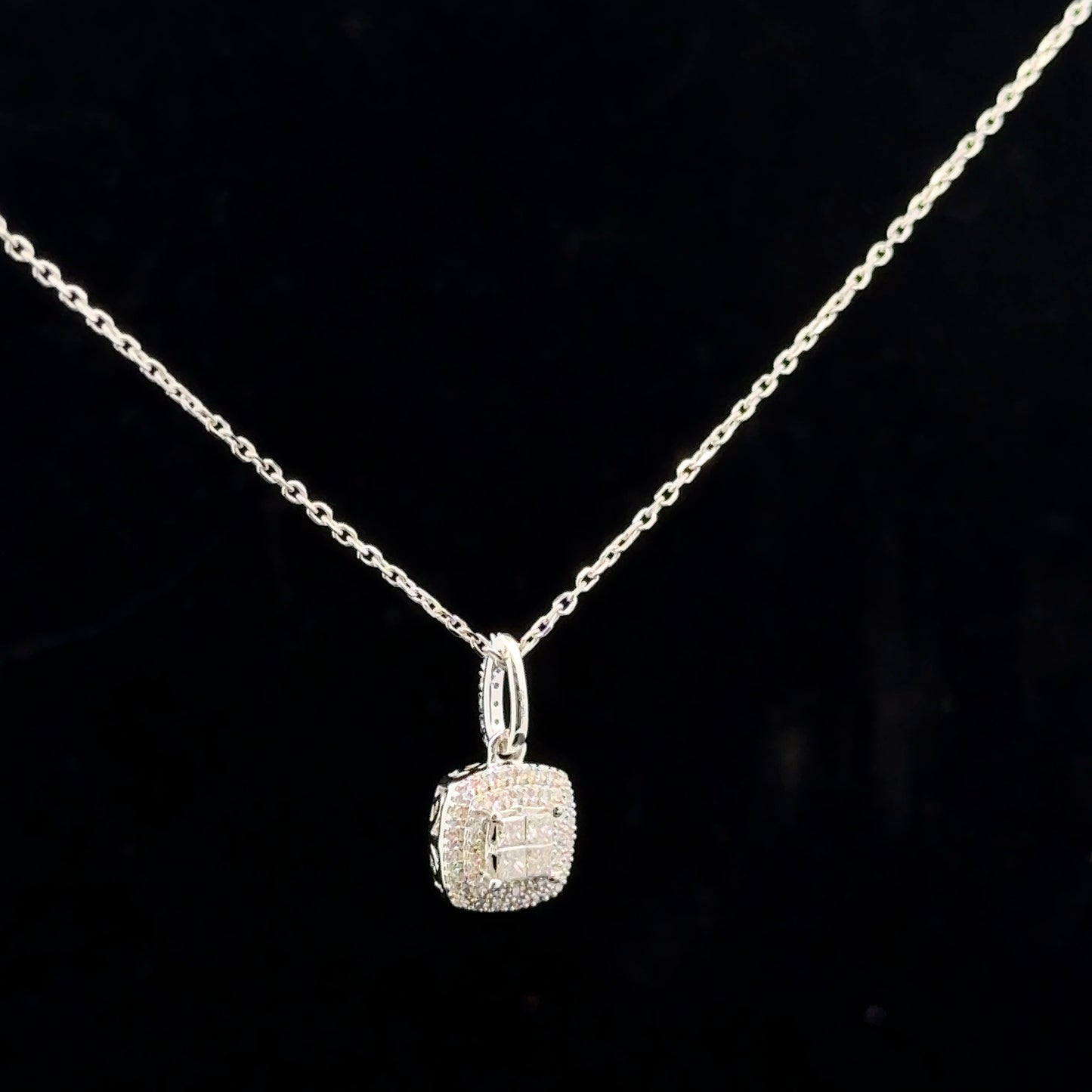 Square Halo 0.25ctw. G/SI2 - 10KW - Natural Diamond - 43504