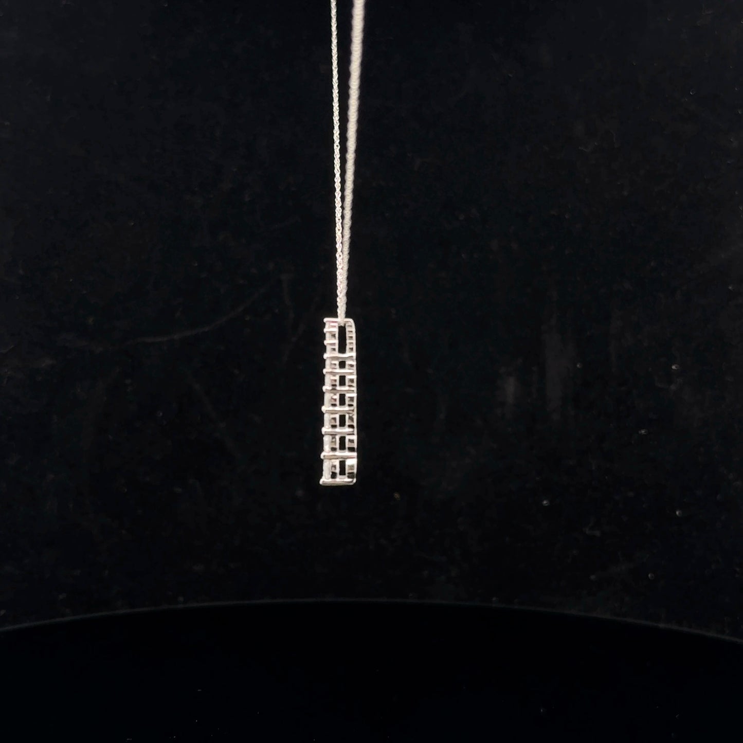 Graduated Drop 0.50ctw. F/SI2 - 10KW - Natural Diamond - 51014
