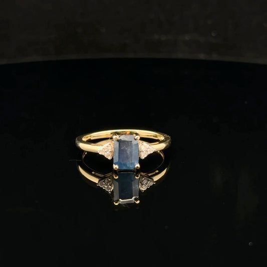 Three Stone 1ctw. 0.08ct. - 10KY - Natural Sapphire