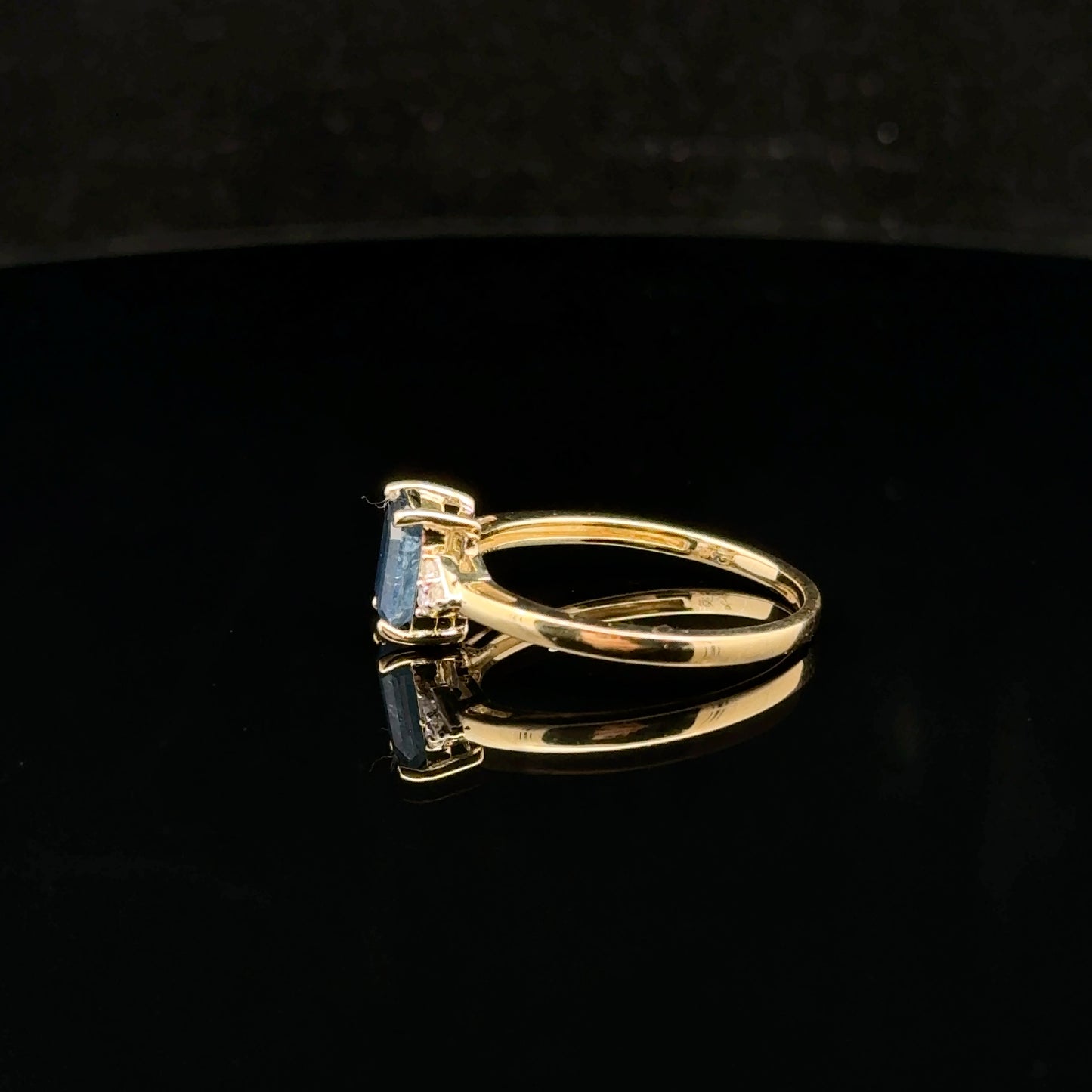 Three Stone 1ctw. 0.08ct. - 10KY - Natural Sapphire