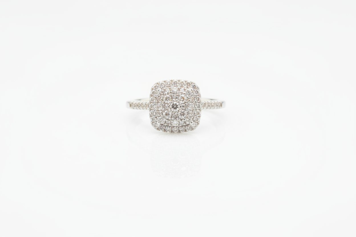 Square Halo 0.50ctw. H/I2. - 10KW - Natural Diamond