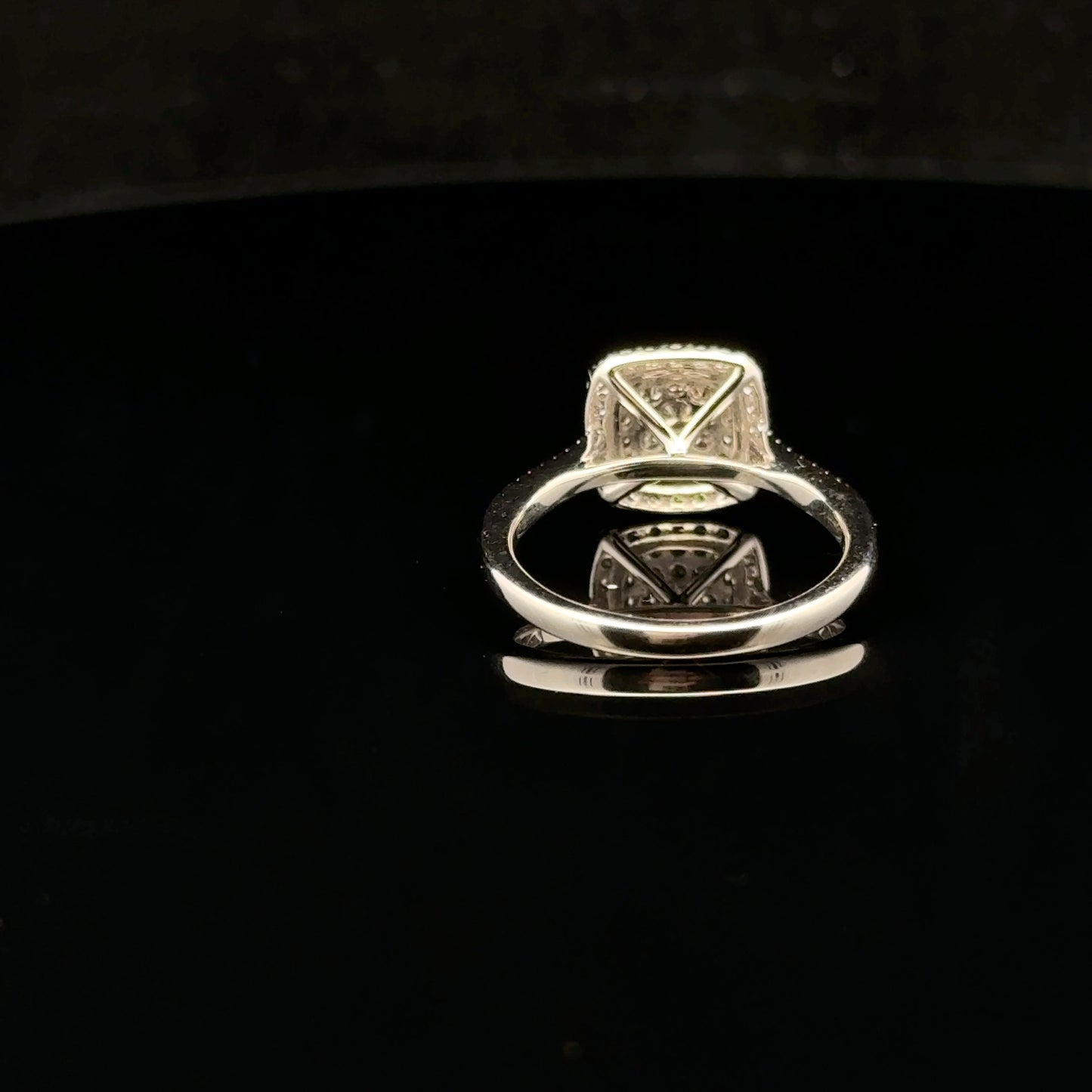 Square Halo 0.50ctw. H/I2. - 10KW - Natural Diamond