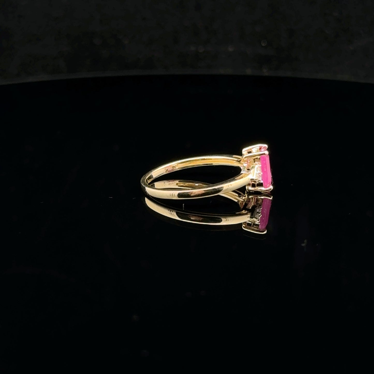 Three Stone 1ct. 0.08ct. - 10KY - Natural Ruby