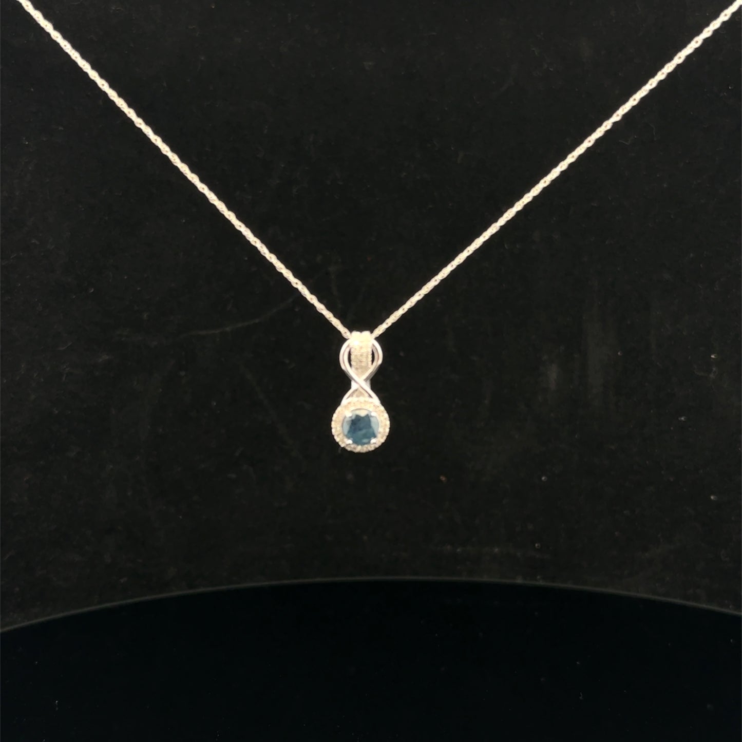 Round Halo 0.50ct. 0.12ctw. - 10KW - Natural Sapphire - 51041