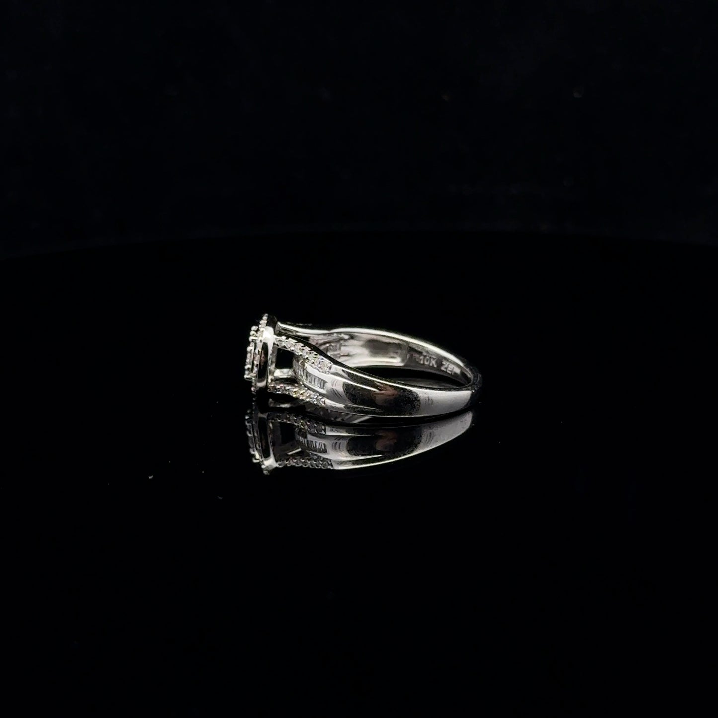 Wide Halo 0.50ctw. G/I1. - 10KW - Natural Diamond