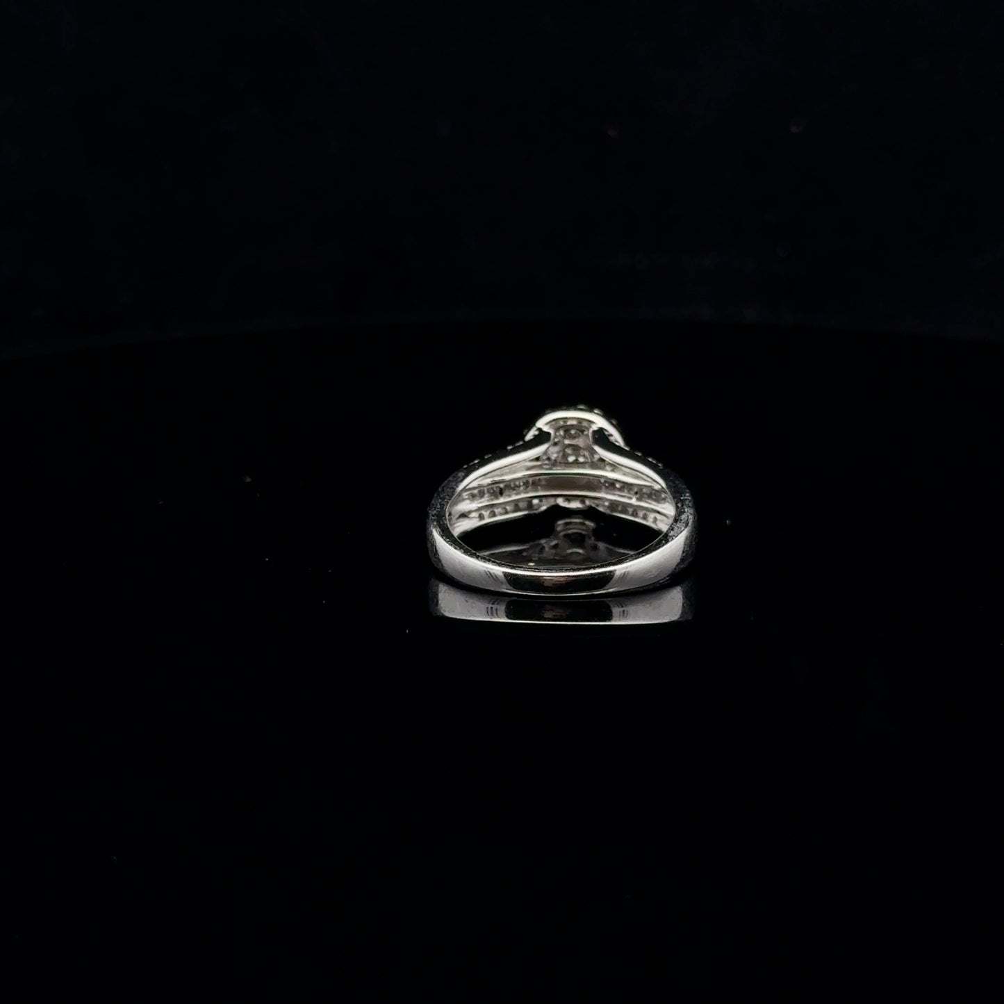 Wide Halo 0.50ctw. G/I1. - 10KW - Natural Diamond
