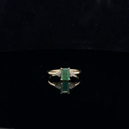 Three Stone 1ct. 0.08ct. - 10KY - Natural Emerald