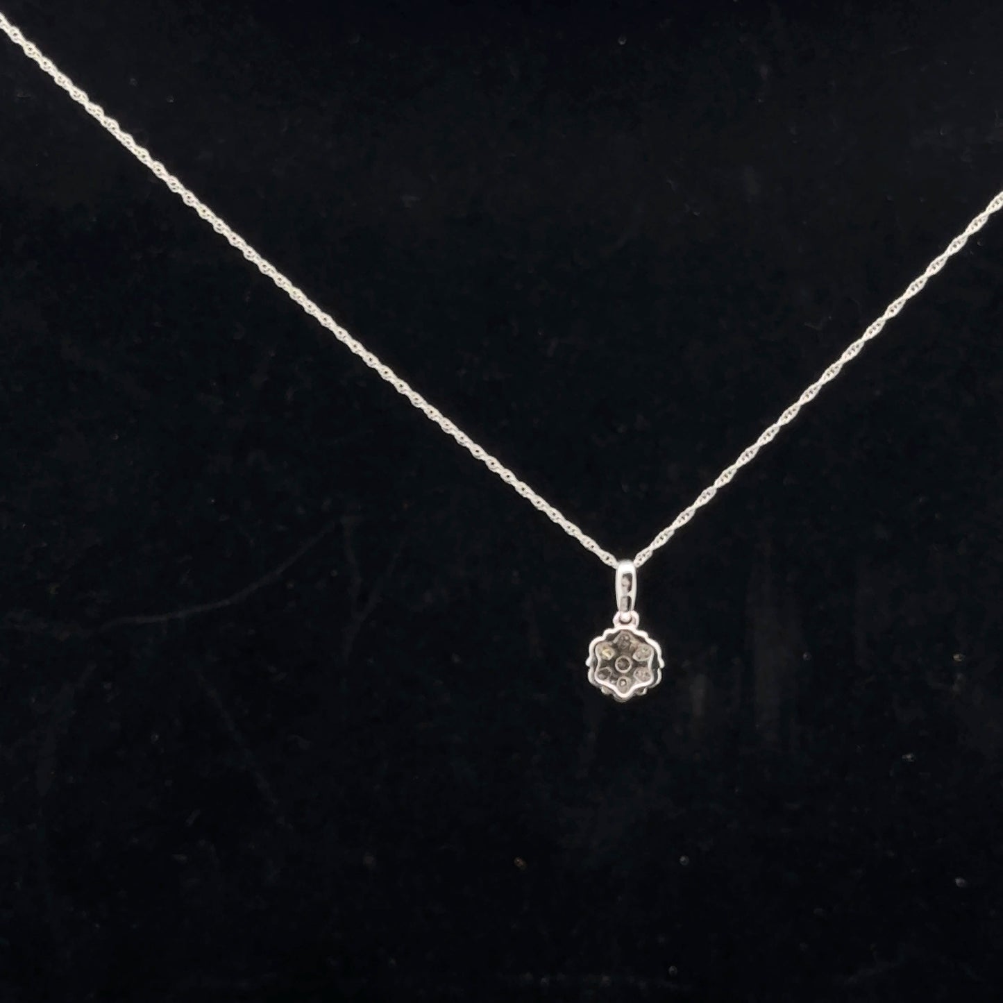 7 Flower 0.25ctw. G/SI2 - 10KW - Natural Diamond - 51046