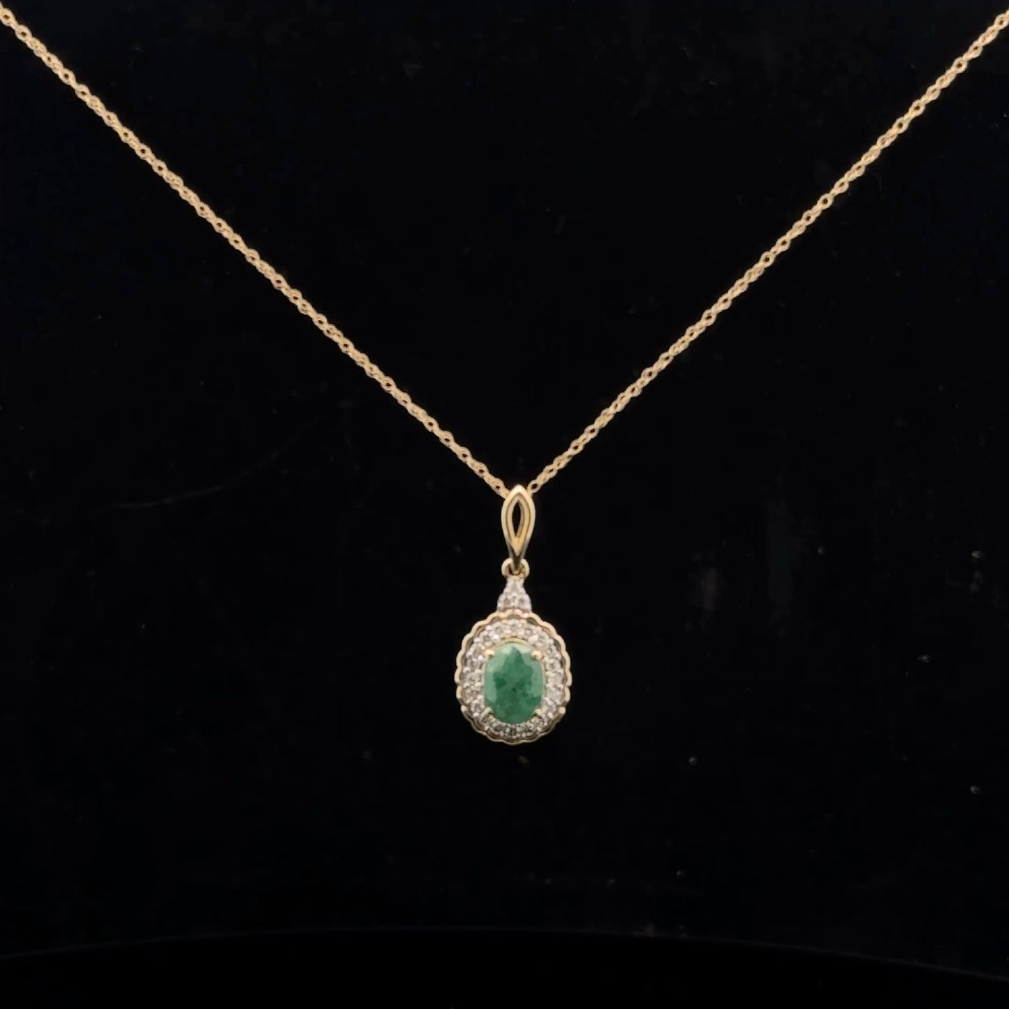 Oval Halo 1ct. 0.18ctw. - 10KY - Natural Emerald - 51053
