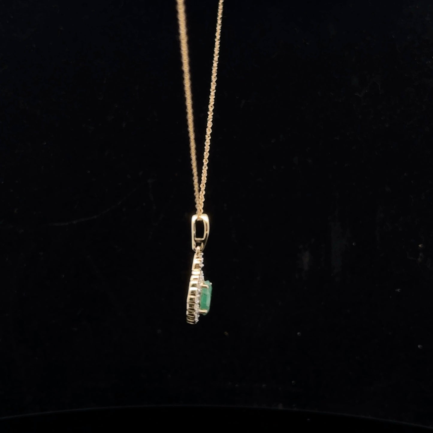 Oval Halo 1ct. 0.18ctw. - 10KY - Natural Emerald - 51053