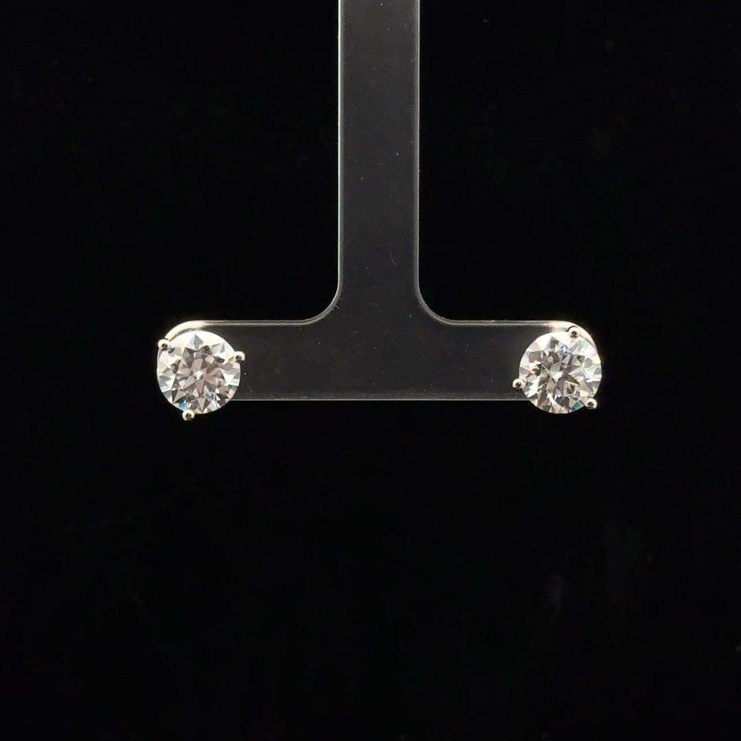 Solitaire Studs 4ctw D/VVS1 - S925 - Moissanite - 52023