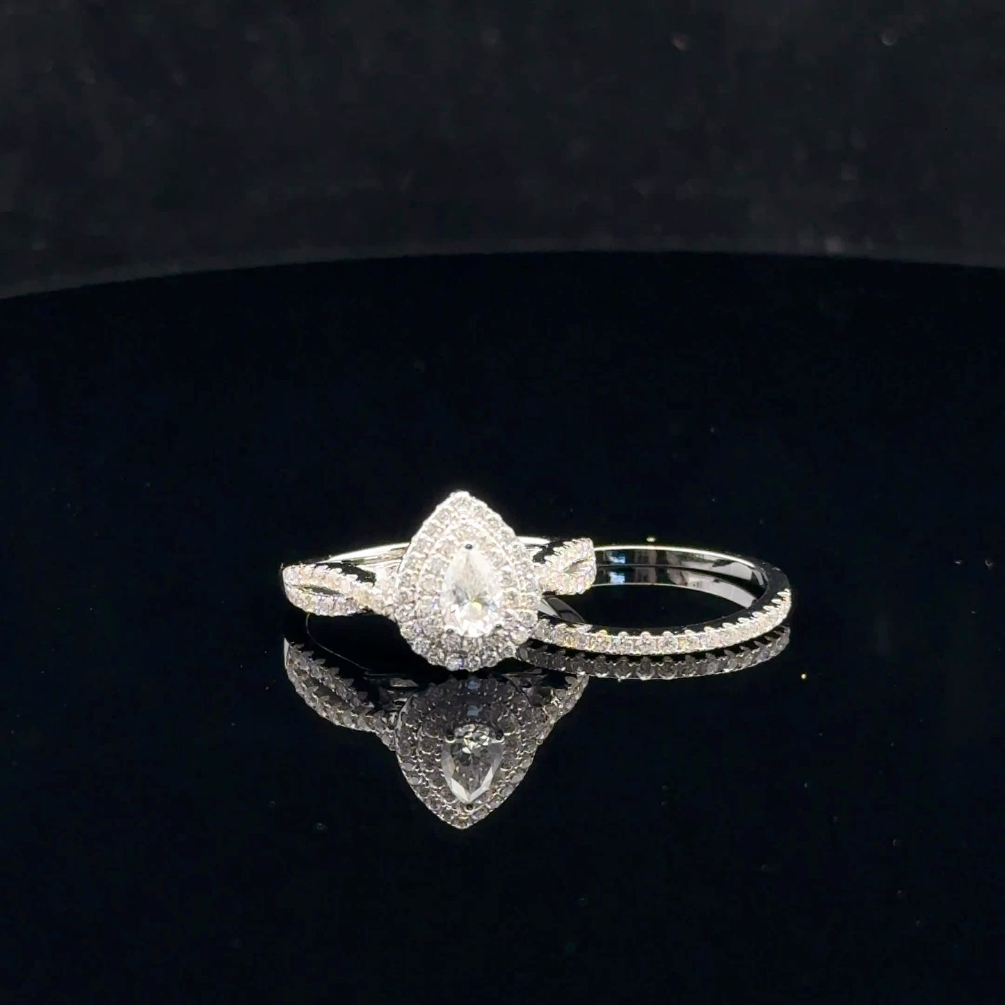 Pear Bridal 0.82ctw D/VVS1 - S925 - Moissanite - 52034