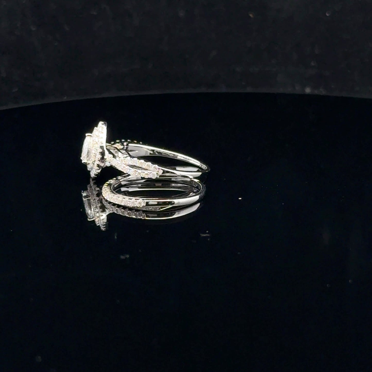 Pear Bridal 0.82ctw D/VVS1 - S925 - Moissanite - 52034