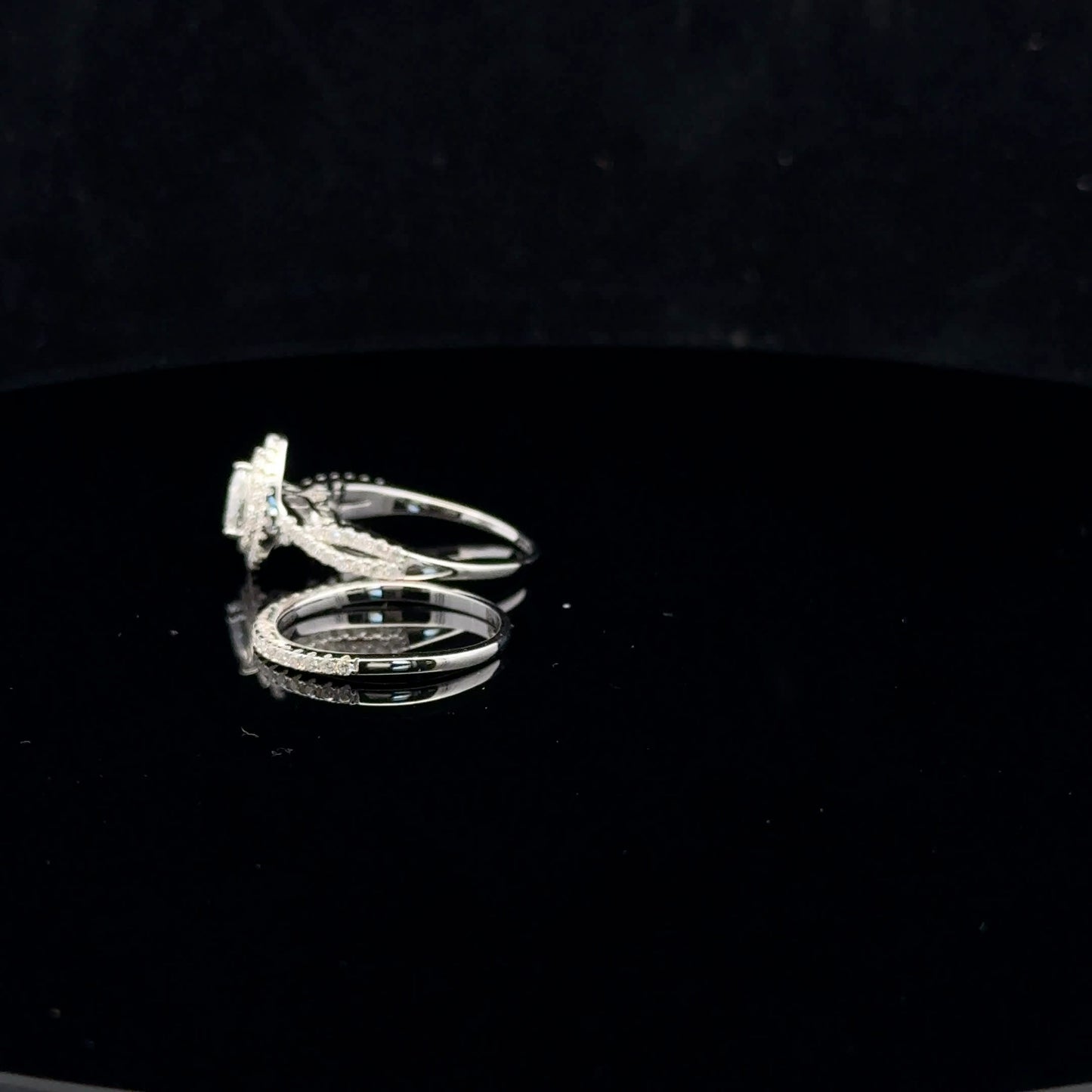 Pear Bridal 0.82ctw D/VVS1 - S925 - Moissanite - 52034