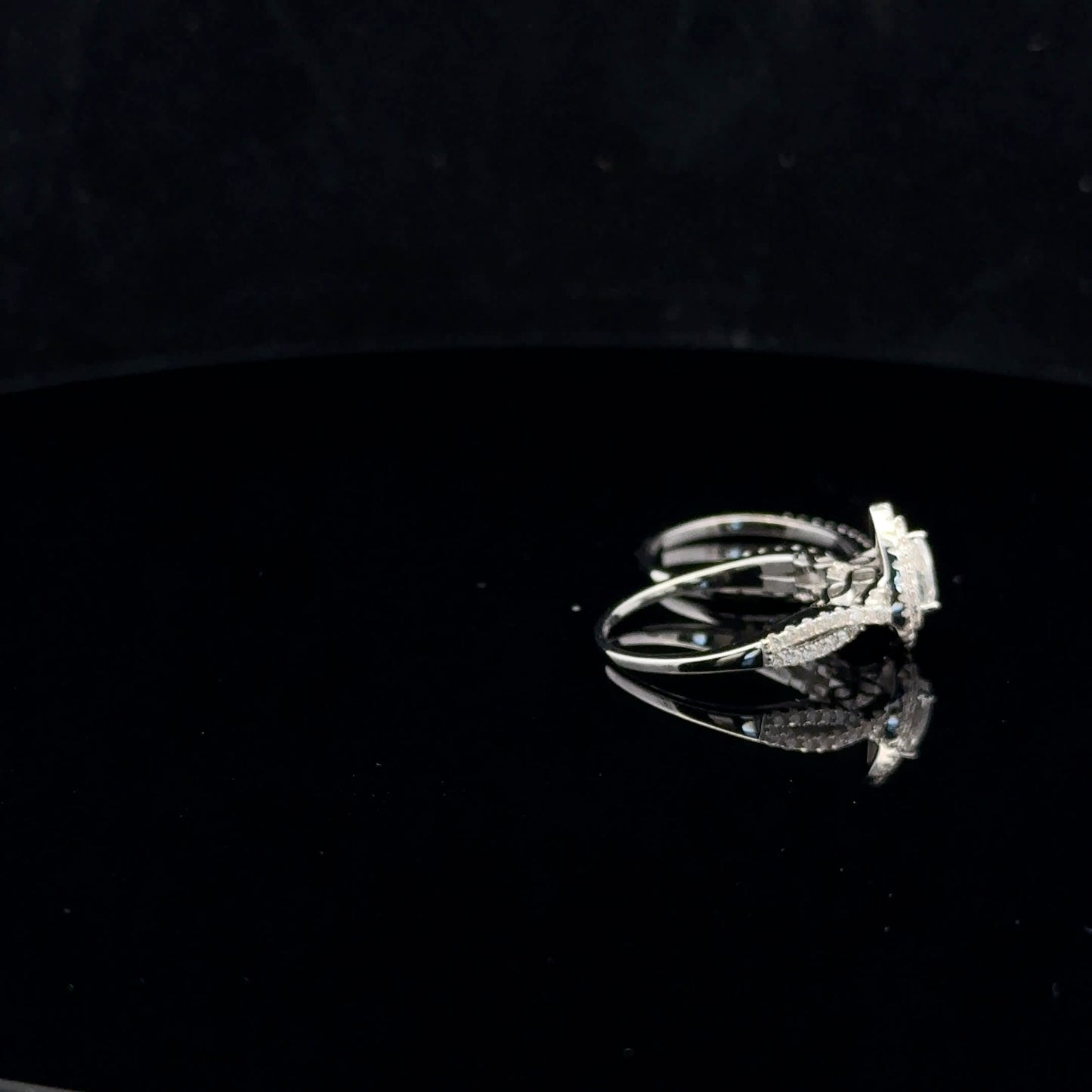 Pear Bridal 0.82ctw D/VVS1 - S925 - Moissanite - 52034
