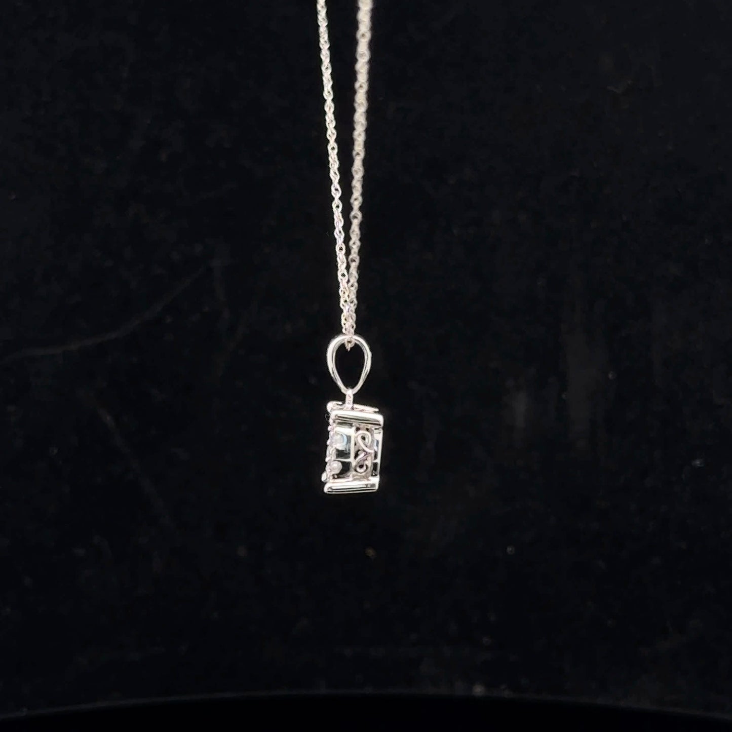 Halo Pendant 0.50ctw H/I - 14KW - Natural Diamond - 52039