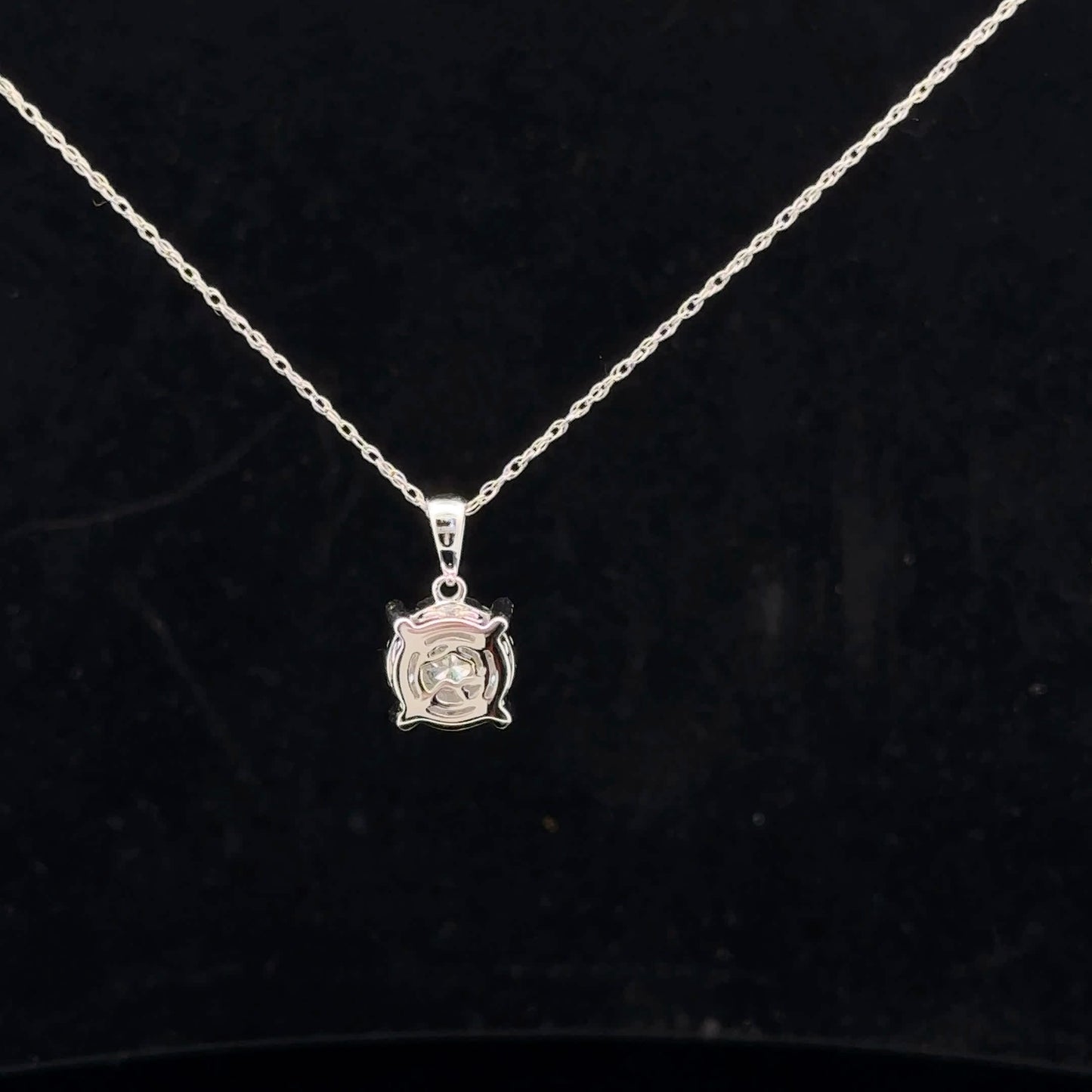 Halo Pendant 0.50ctw H/I - 14KW - Natural Diamond - 52039