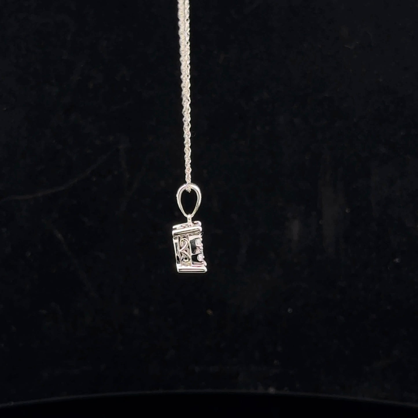 Halo Pendant 0.50ctw H/I - 14KW - Natural Diamond - 52039