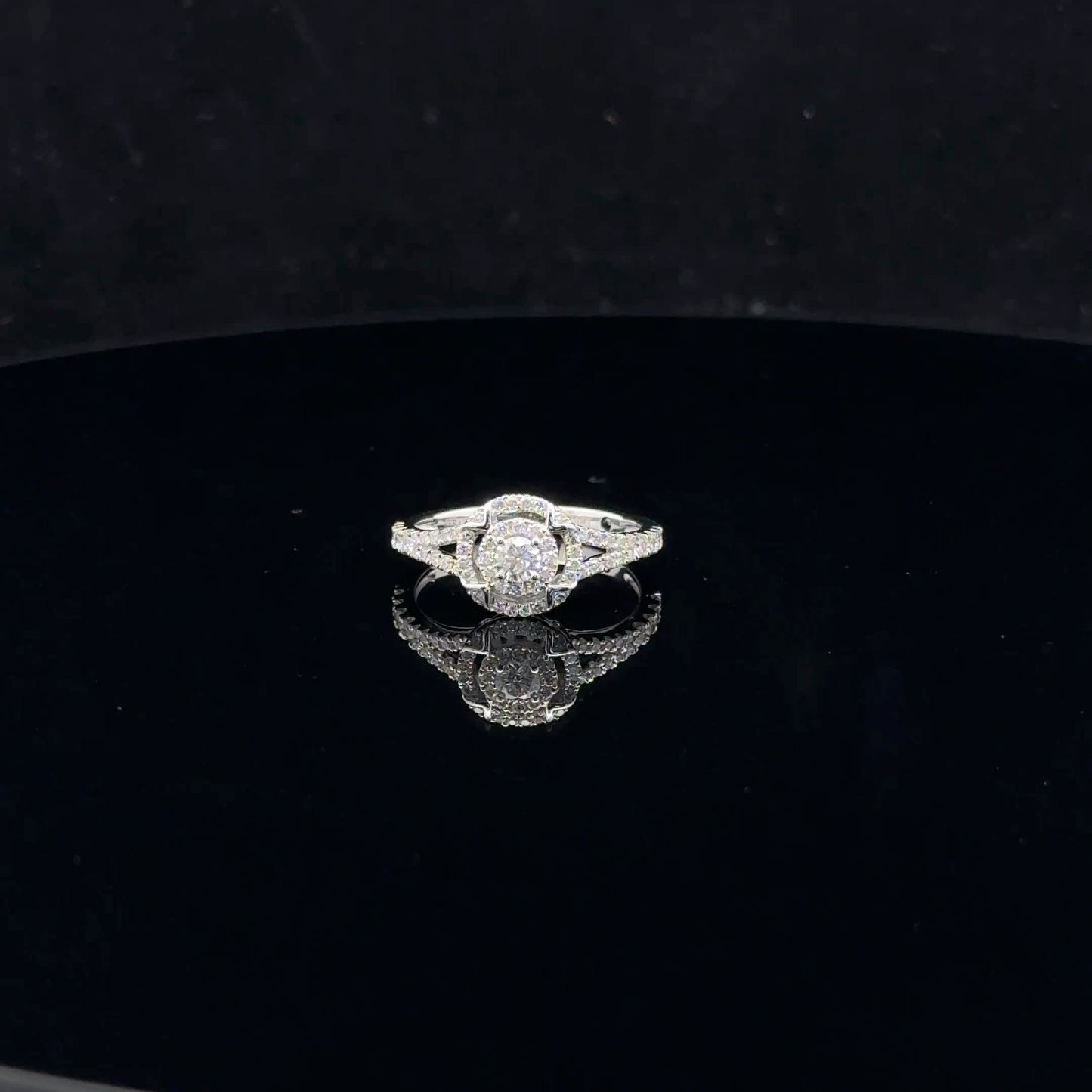 0.50ctw 0.16ct F/SI2 #7 Four Side Halo - 10KW - Natural Diamond - 52071