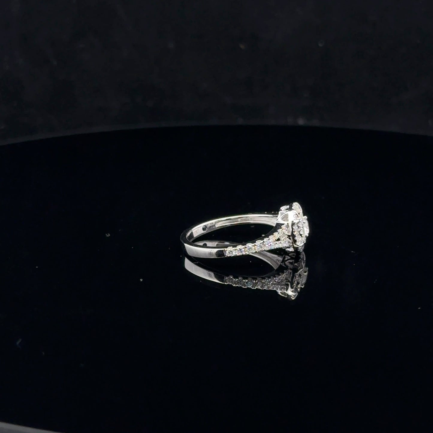 0.50ctw 0.16ct F/SI2 #7 Four Side Halo - 10KW - Natural Diamond - 52071