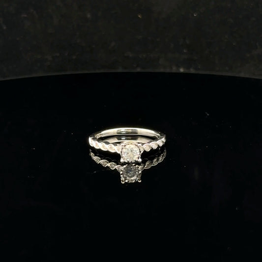Twist Solitaire 0.50ctw 0.35ct G/I1 - 10KW - Natural Diamond - 52082