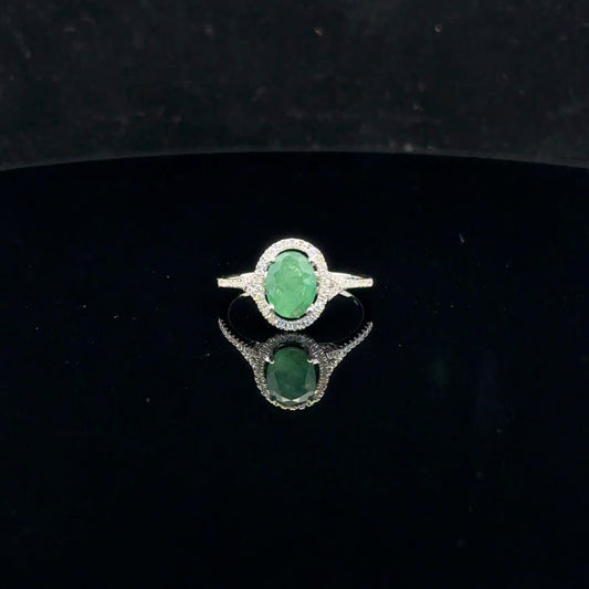 Oval Halo 0.25ctw - 10KW - Natural Emerald - 52085