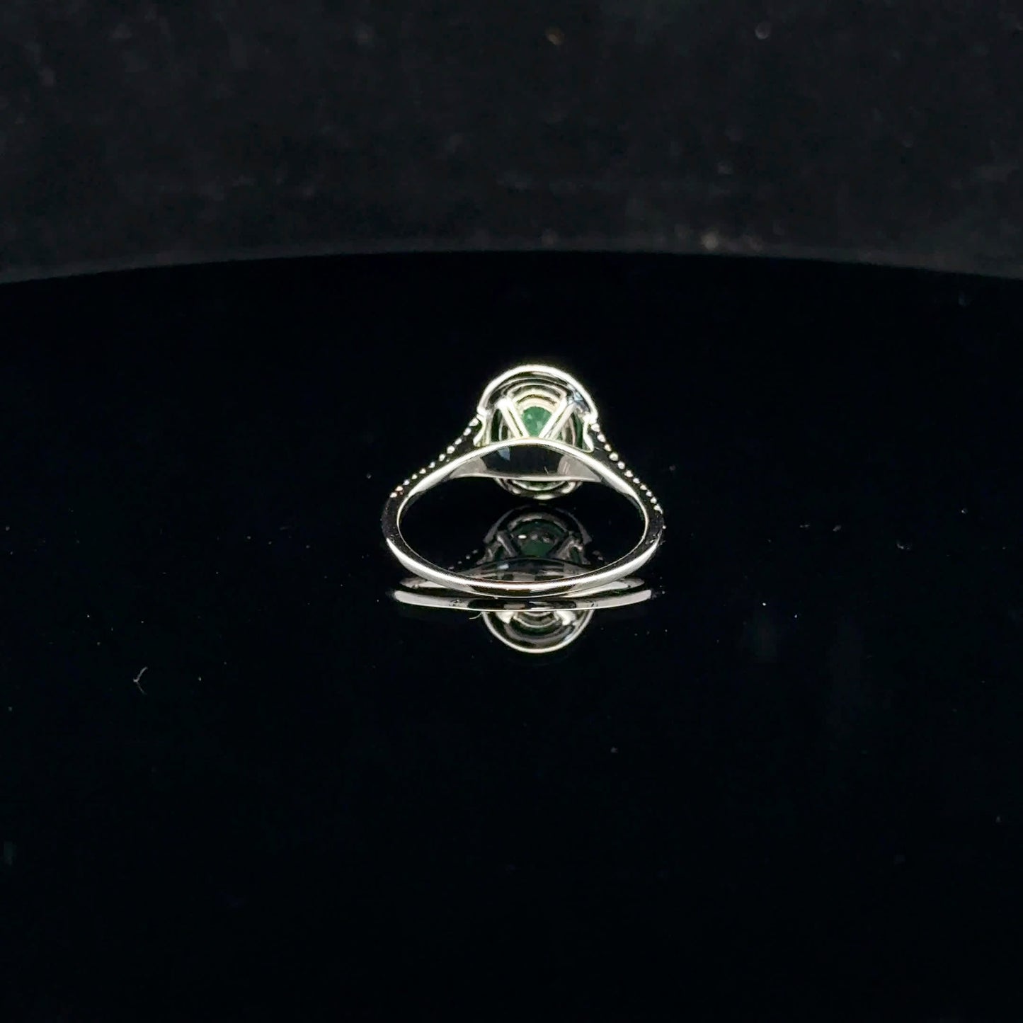 Oval Halo 0.25ctw - 10KW - Natural Emerald - 52085