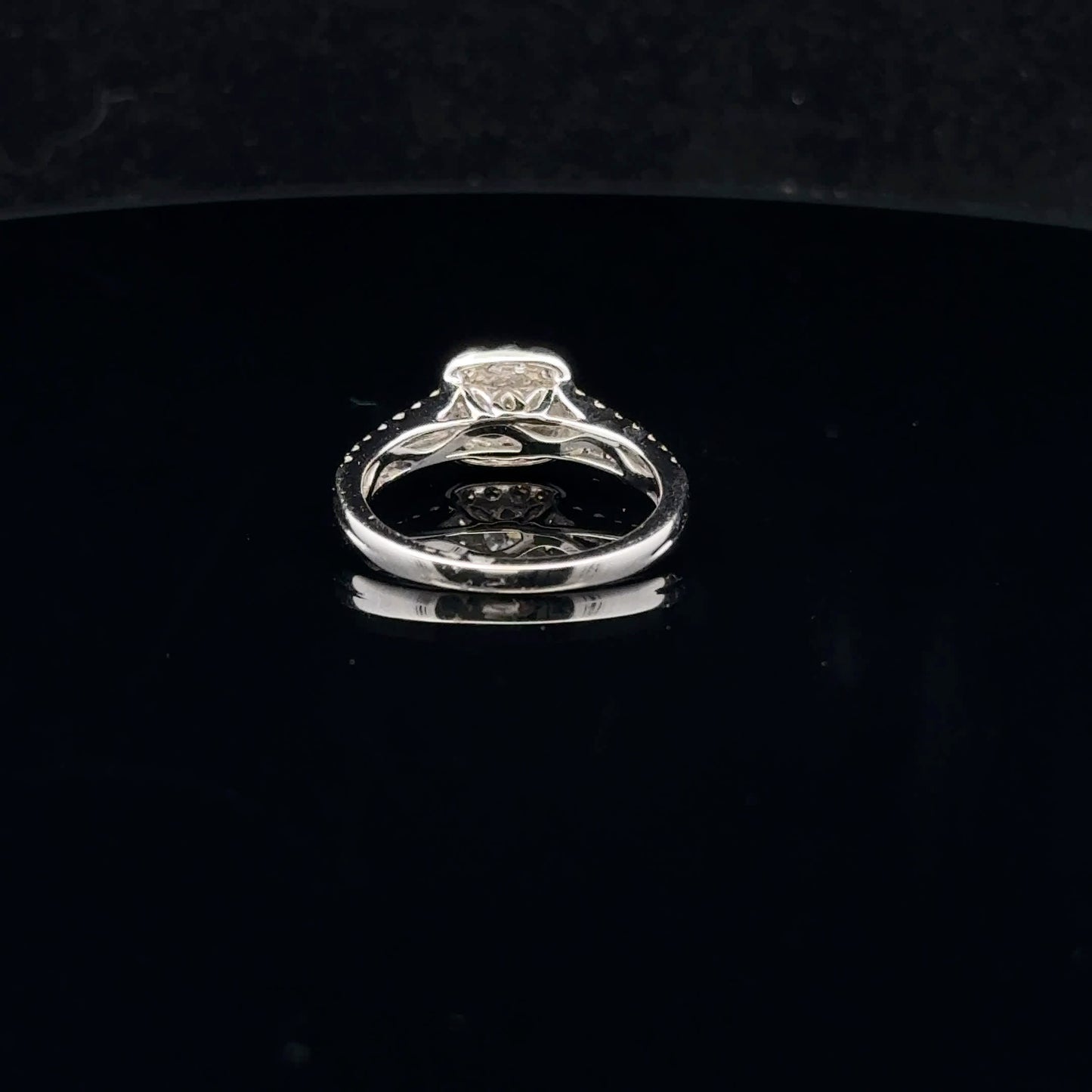 0.88ctw 0.33ct F/SI1 #7 Halo RBC - 14KW - Natural Diamond - 53055