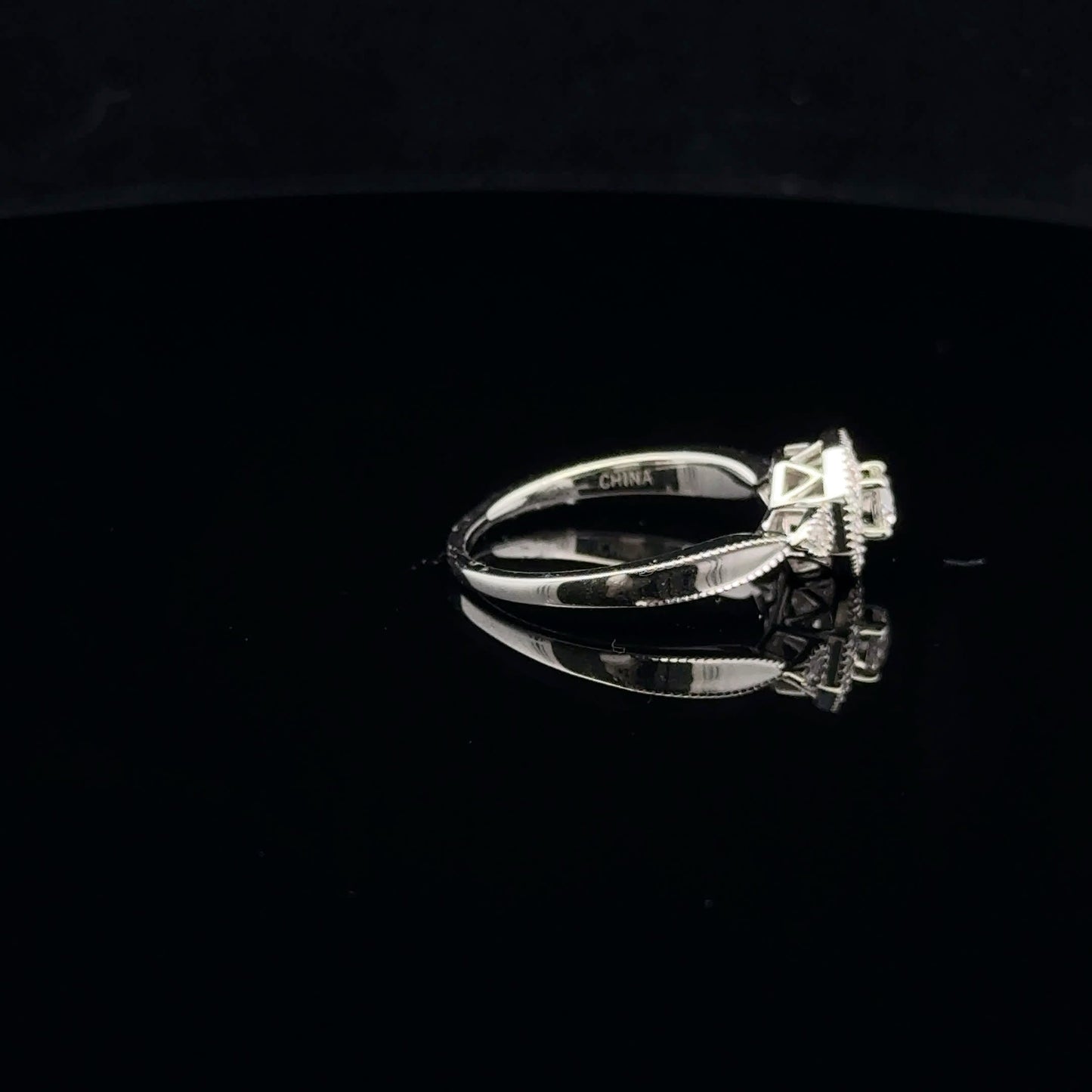 0.33ctw 0.2ct G/SI2 Vintage Halo - 14KW - Natural Diamond - 53062-7
