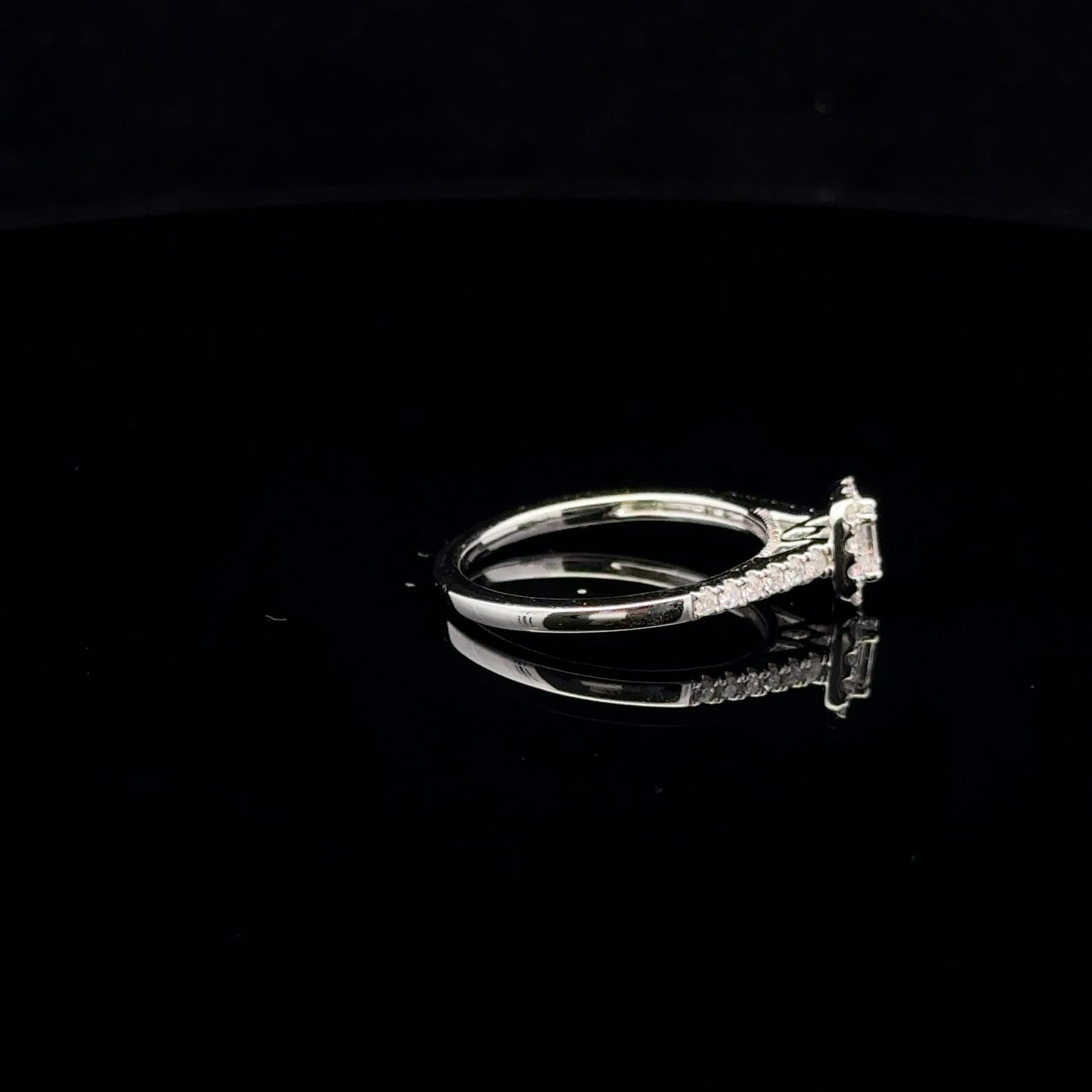 0.38ctw 0.16ct G/SI1 #7 Baguette Halo - 10KW - Natural Diamond - 53074