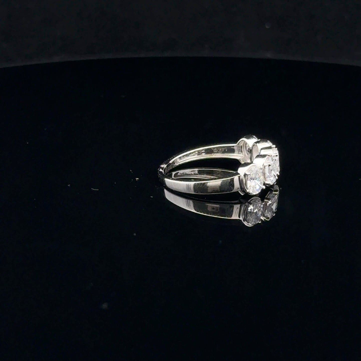 1.25ctw D/VS1 #7 Oval Band - 14KW - Lab Diamond - 53083