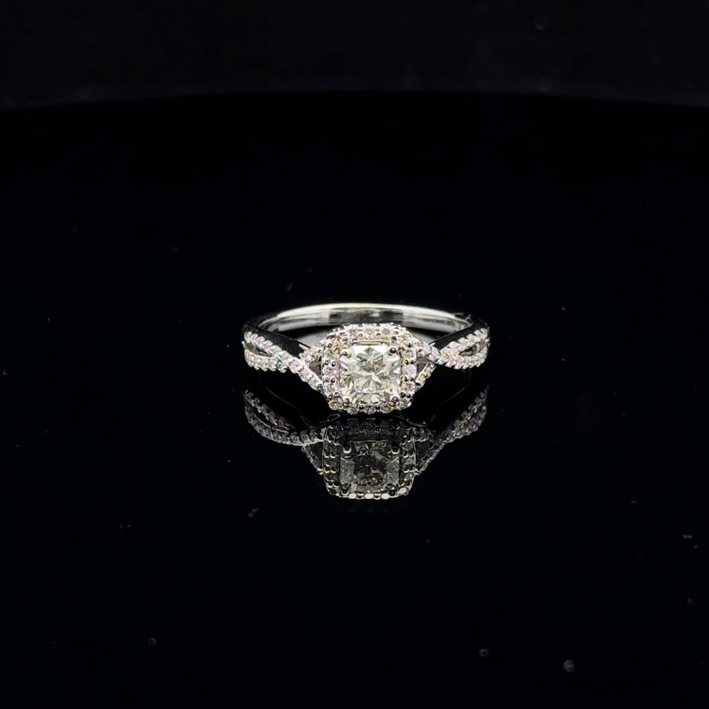 0.75ctw 0.50ct G/VS2 #6.5 Twist Cushion - 14KW - Natural Diamond - 53088
