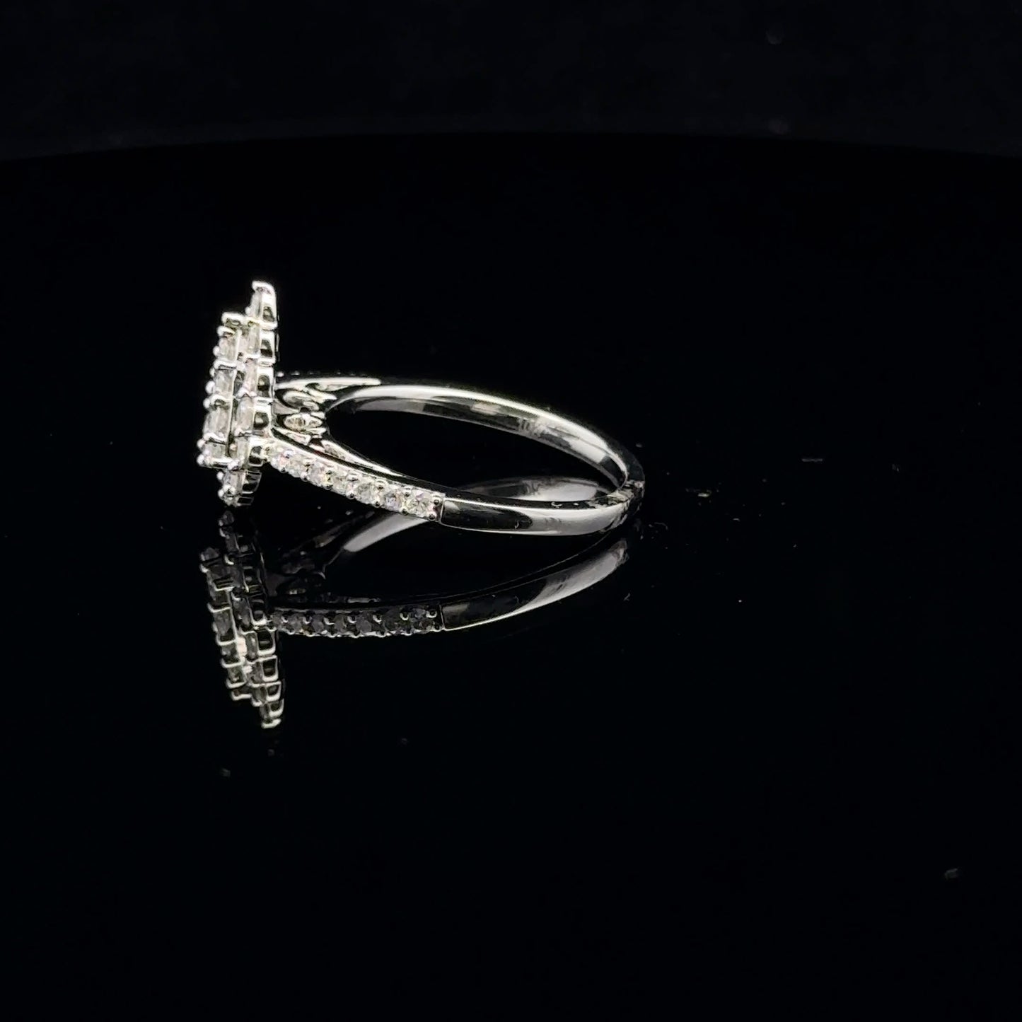 0.85ctw G/SI2 #7 Pear Cluster - 10KW - Natural Diamond - 53093