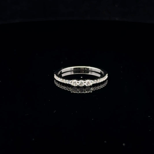 0.25ctw H/Si2 #7 Three Stone Band - 10KW - Natural Diamond - 53096