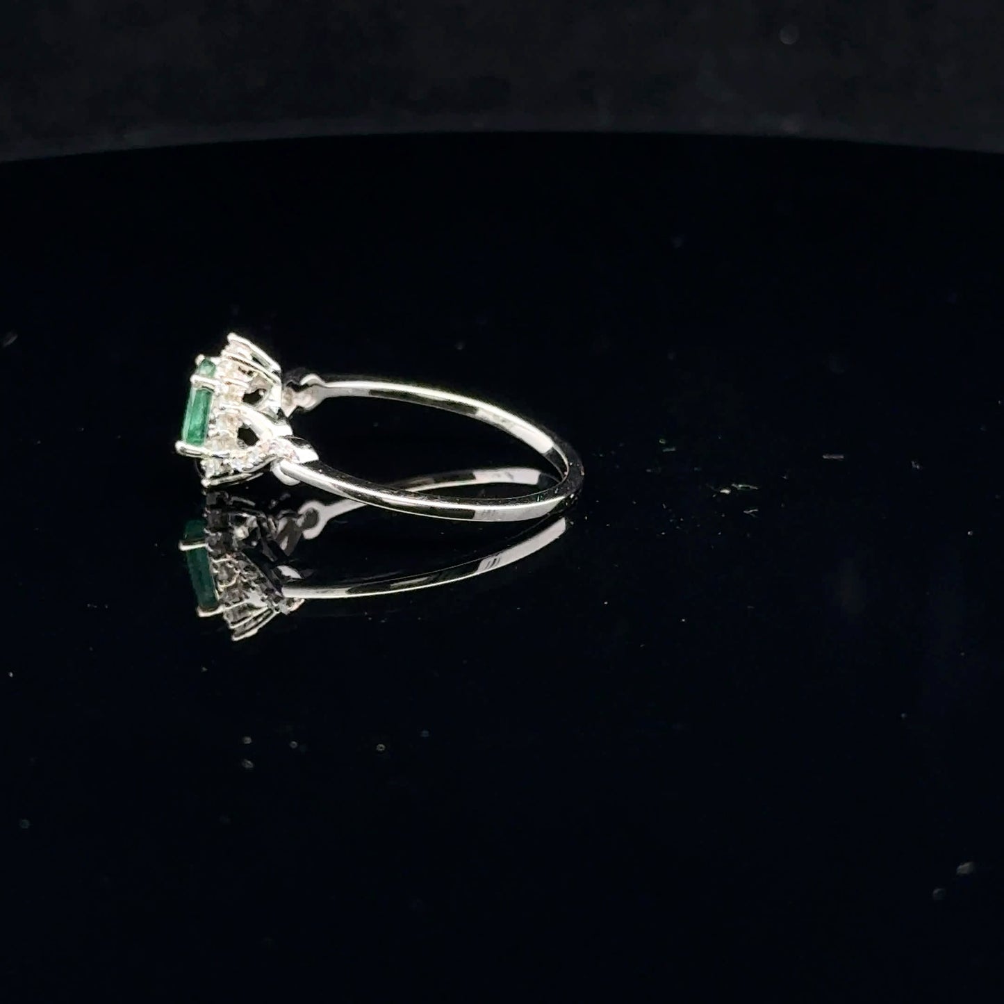 0.10ctw Dia #7 Emerald Halo - 10KW - Natural Stone - 53106