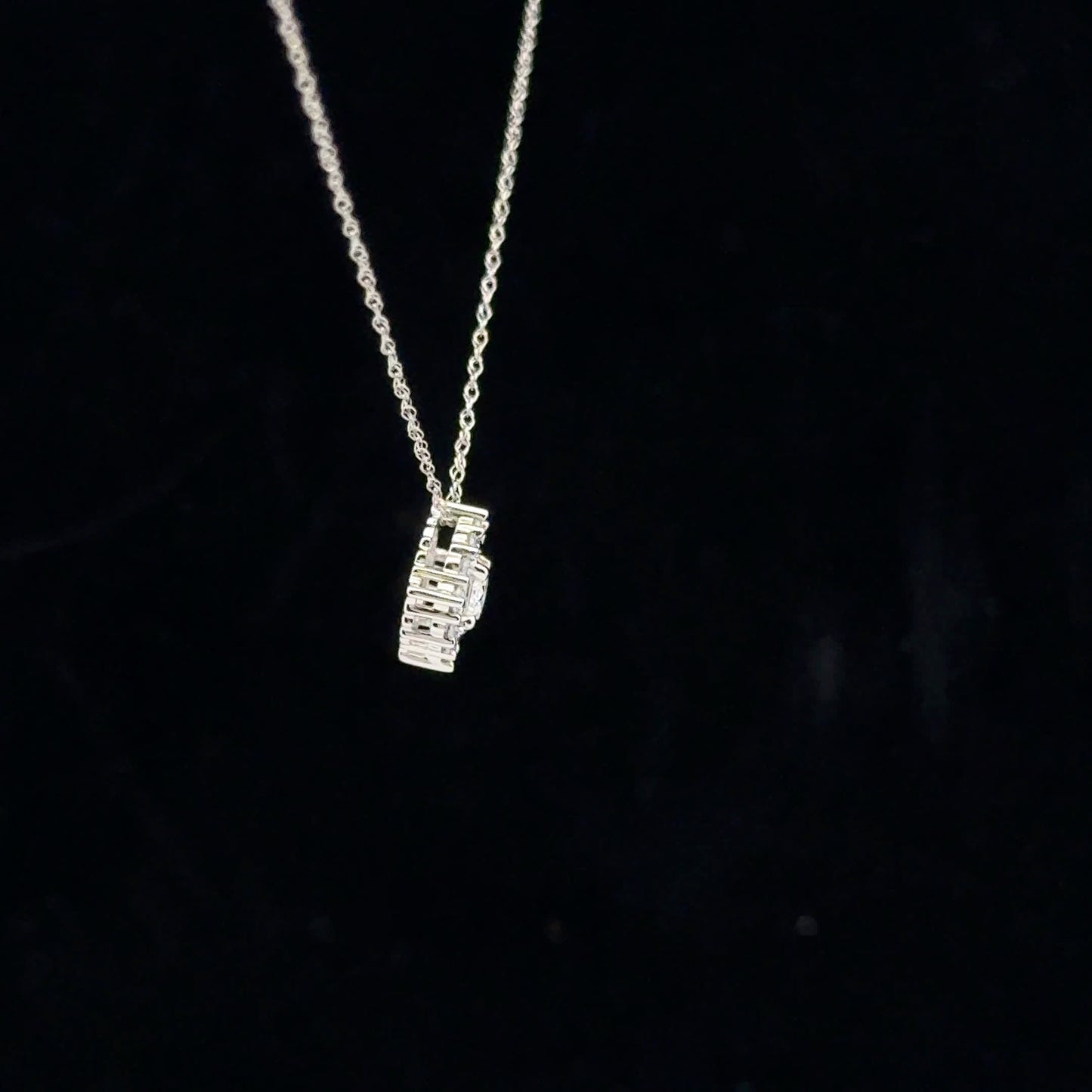 0.38ctw 0.20ct G/SI2 Halo Necklace - 10KW - Natural Diamond - 53117
