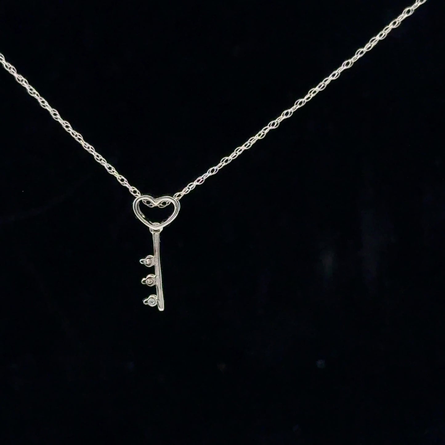 0.05ctw Moving Key - 10KW - Natural Diamond - 53123