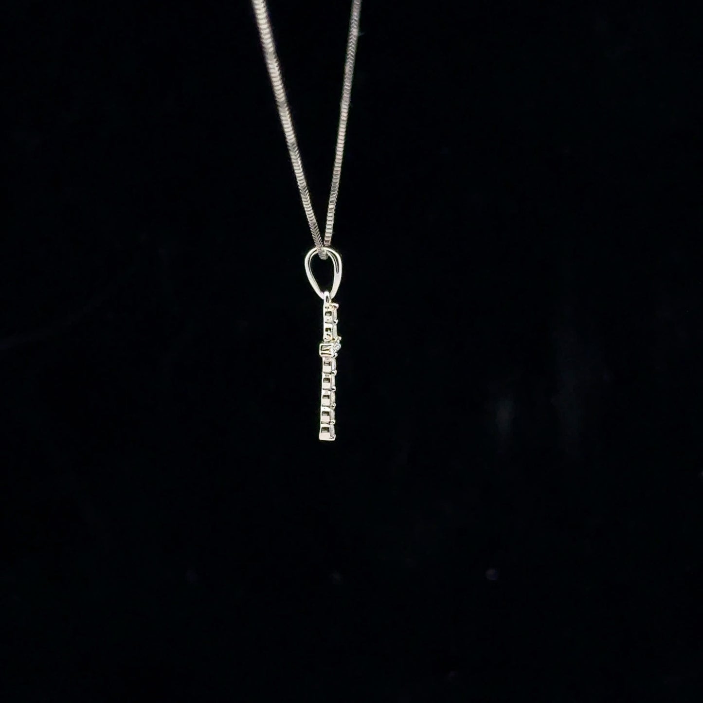 0.15ctw G/I1 Mini Cross - 14KW - Natural Diamond - 53124