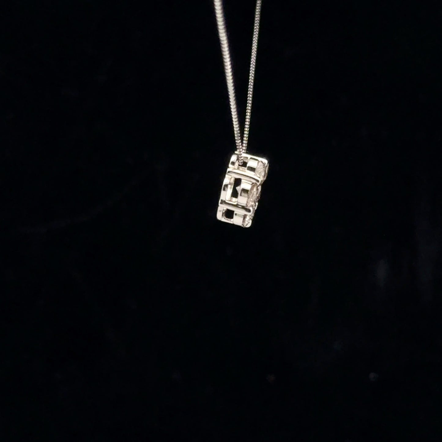 1ctw H/SI1 Seven Flower - PT900 - Natural Diamond - 53151