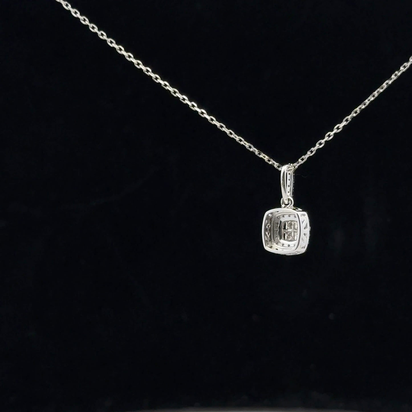 0.25ctw G/SI1 Square Halo - 10KW - Natural Diamond - 53169