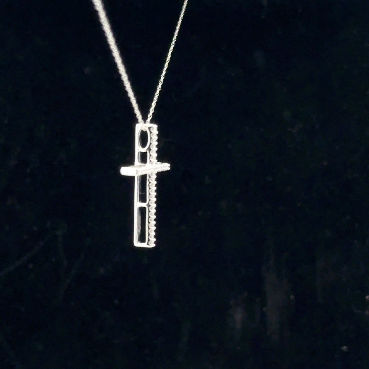 0.10ctw G/I1 Cross - 10KW - Natural Diamond - 53177