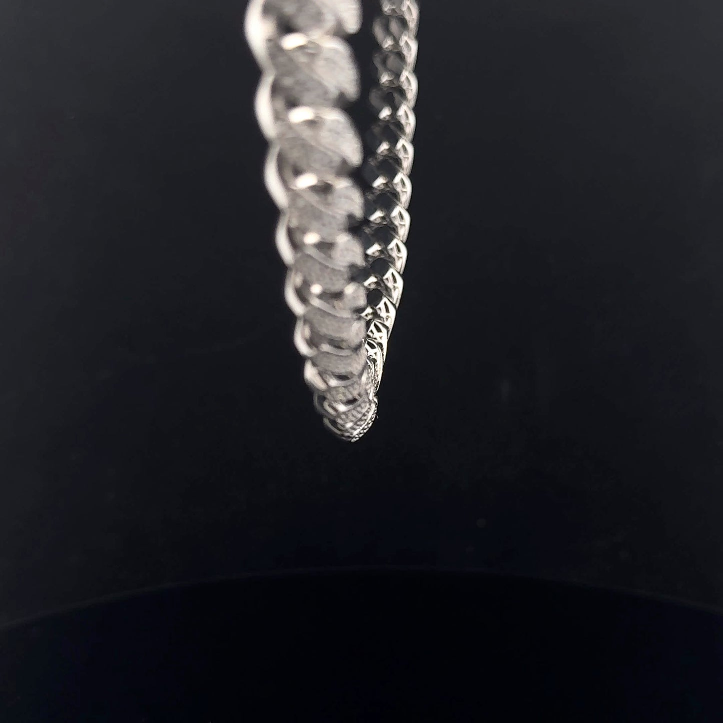 Cuban Chain Necklace 9.68ctw 11mm 20" - 925S - Moissanite - 53208