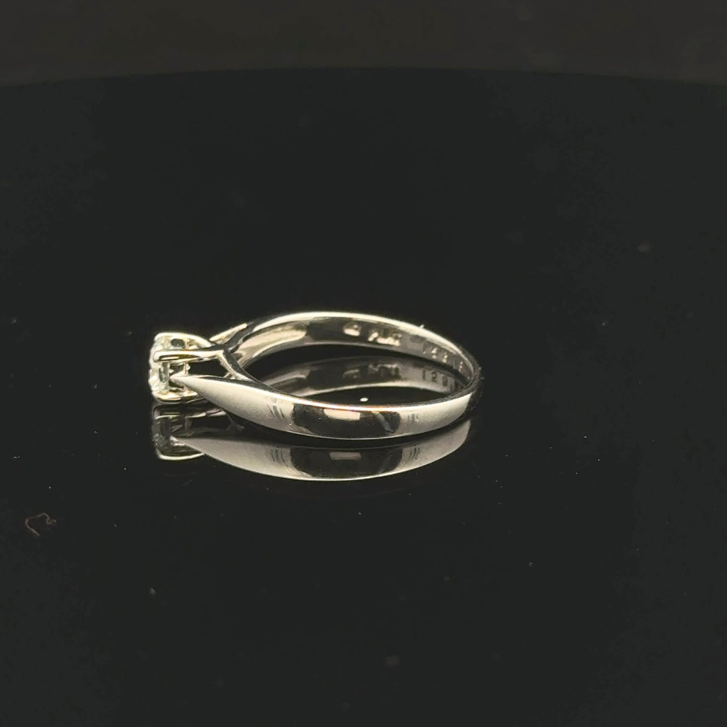 0.33ct G/SI2 #5.75 Solitare - PLAT - Natural Diamond - 53188
