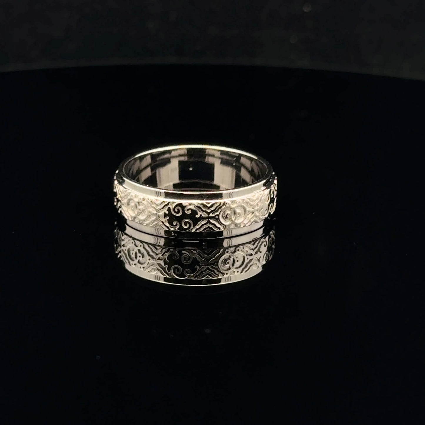 Solid Gold - 14KW - Khaan Buguivch - 52115W