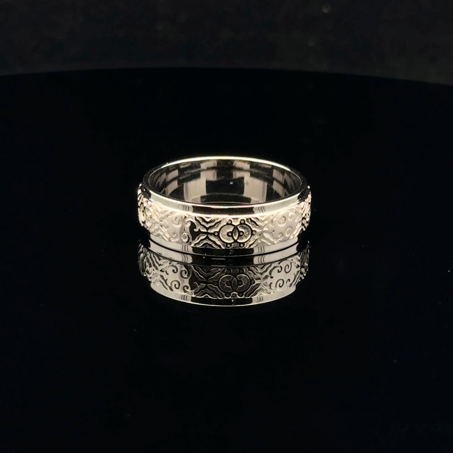 Solid Gold - 14KW - Khaan Buguivch - 52115W