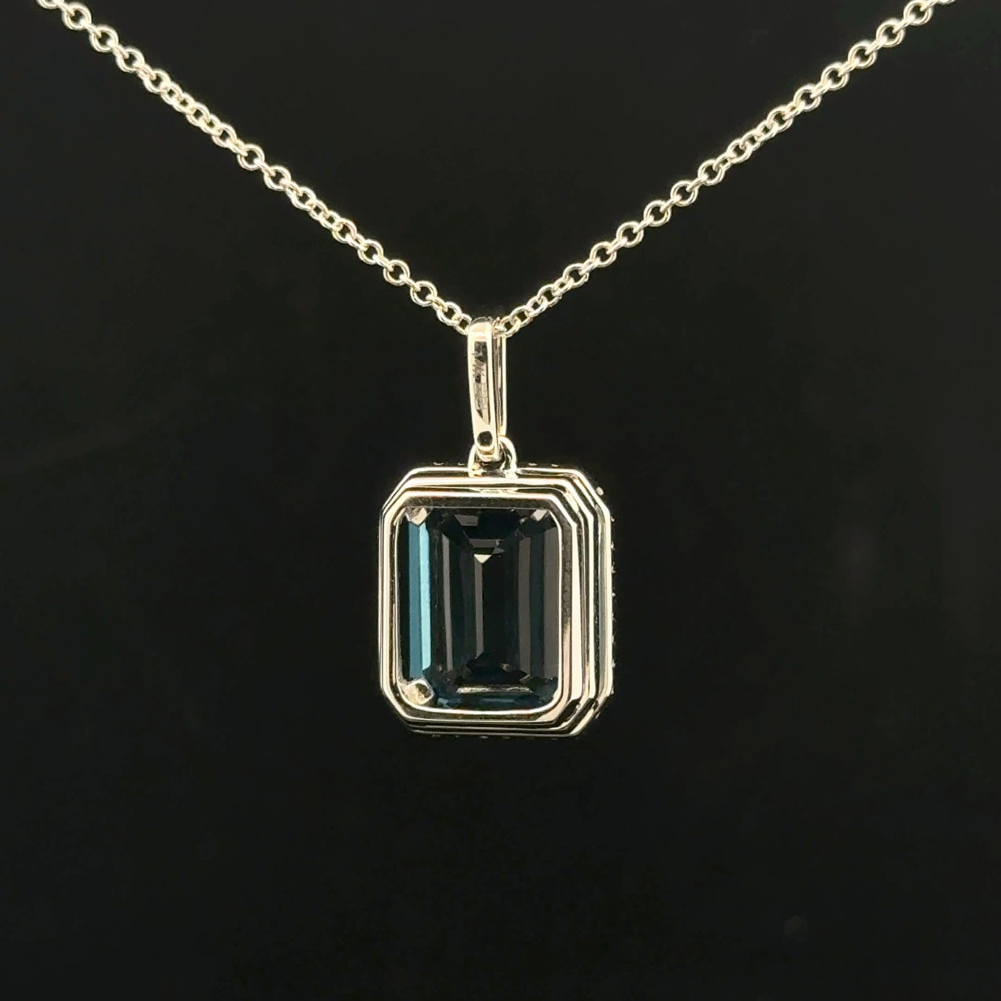 ATS0675 Necklace EFFY Topaz - 14KW - Natural Diamond - 53332