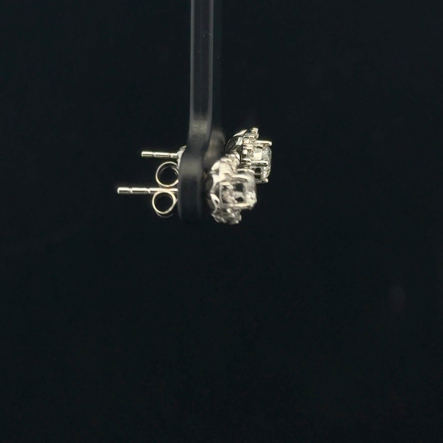 0.75ctw G/SI2 Halo Stud - 10KW - Natural Diamond - 53358