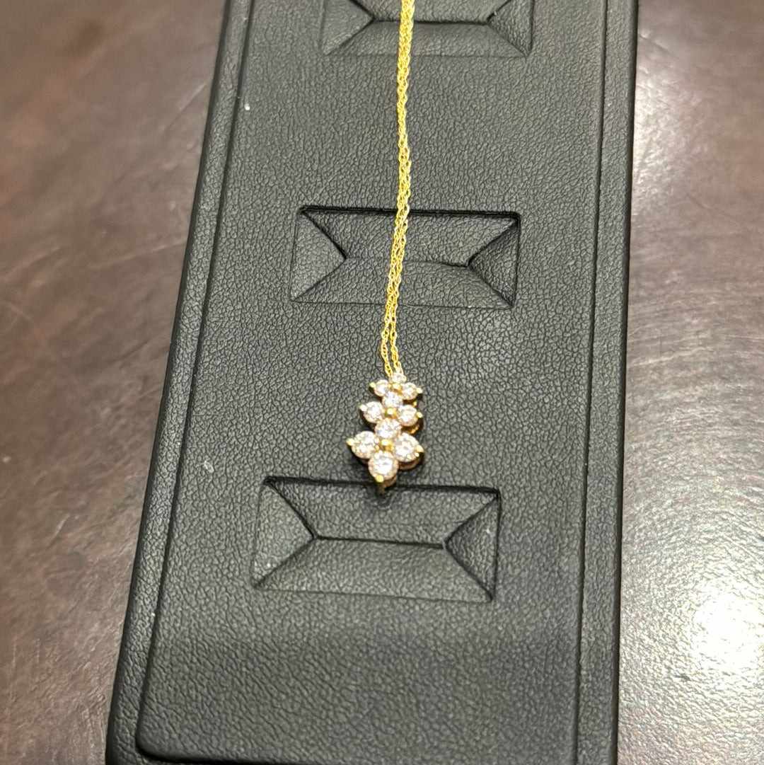 Three Flower 45cm 0.70ctw. F. SI2. 18KY - Natural Diamond 42065