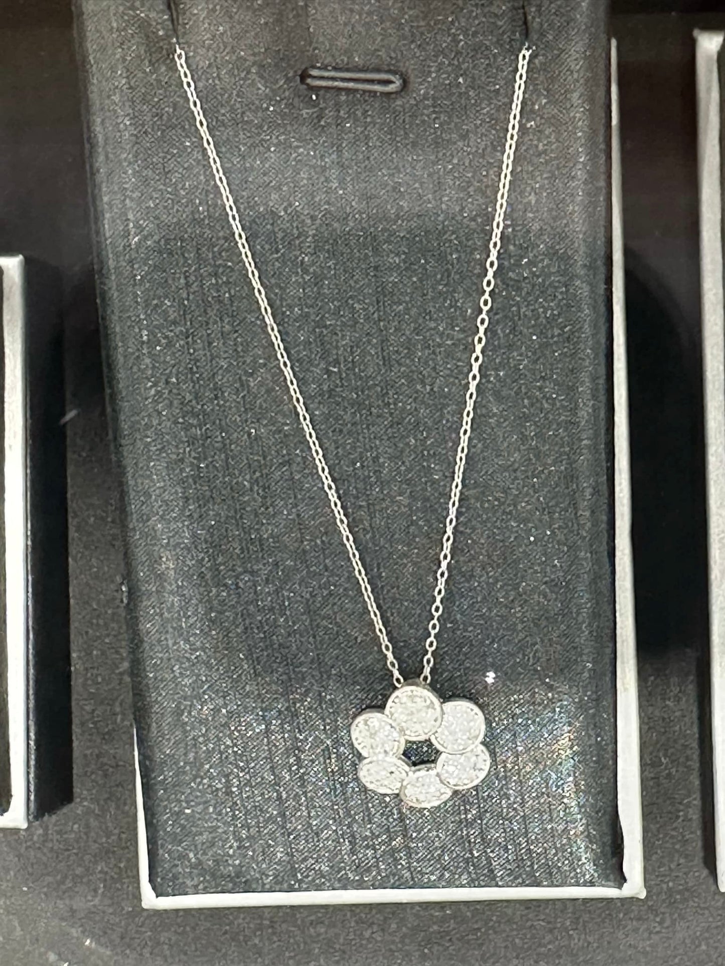 52453-Six circles- 0.55ctw-925S- Natural diamond